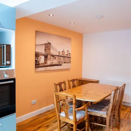 Deluxe 4 Bedroom House In Filton Bs34 Oakley شقة بريستول