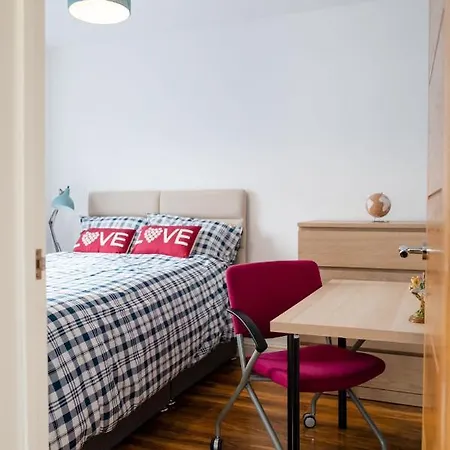 Апартаменти Deluxe 4 Bedroom House In Filton Bs34 Oakley