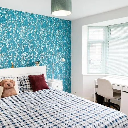 Апартаменти Deluxe 4 Bedroom House In Filton Bs34 Oakley
