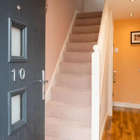 Deluxe 4 Bedroom House In Filton Bs34 Oakley דירה *